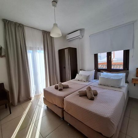 Mariza Apartments -studios Hanioti Esterno foto