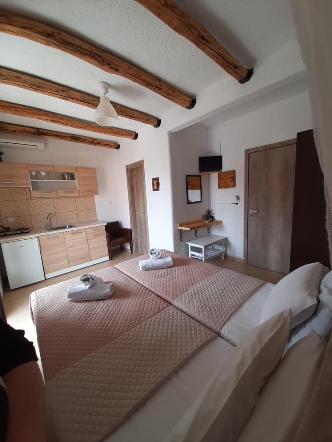 Mariza Apartments -studios Hanioti Esterno foto