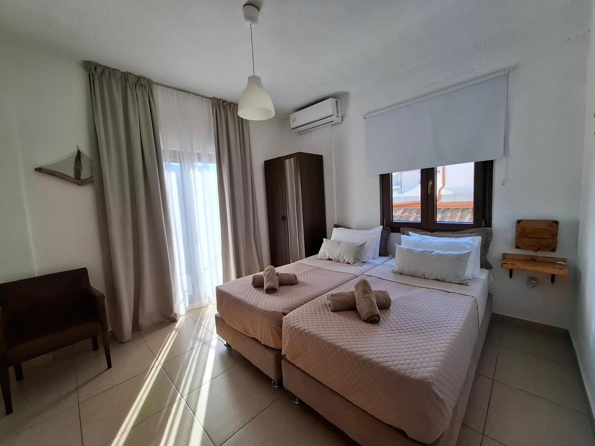 Mariza Apartments -studios Hanioti Esterno foto